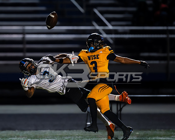 OK3Sports coverage of the high school varsity football game featuring Dr. Henry A Wise Jr Pumas and the Eleanor Roosevelt Raiders