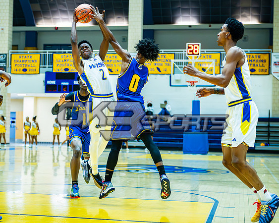 OK3Sports coverage of the high school basketball game featuring the Dr. Henry WIse Pumas and the Laurel Spartans