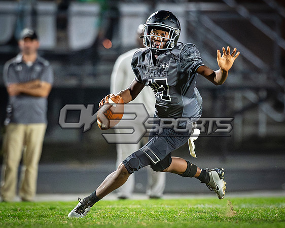OK3Sports coverage of the high school football game featuring Northwest Jaguars and the Einstein Titans